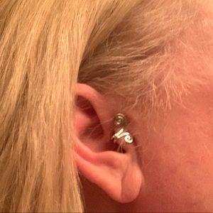 💜3/$30 Silver Handmade Swirl Tragus Ear Cuff -no piercing